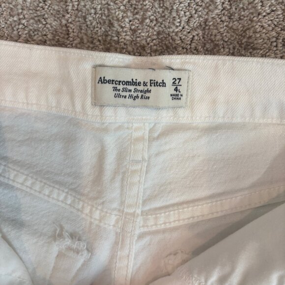 Abercrombie and Fitch white jeans  Ultra High Rise 90s Slim Straight Jean - Picture 6 of 6